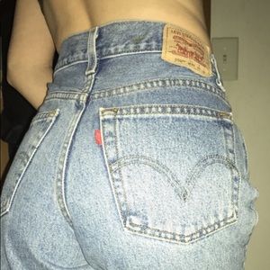 Levi 550 Relaxed fit High Waist 90’s Mom Jeans